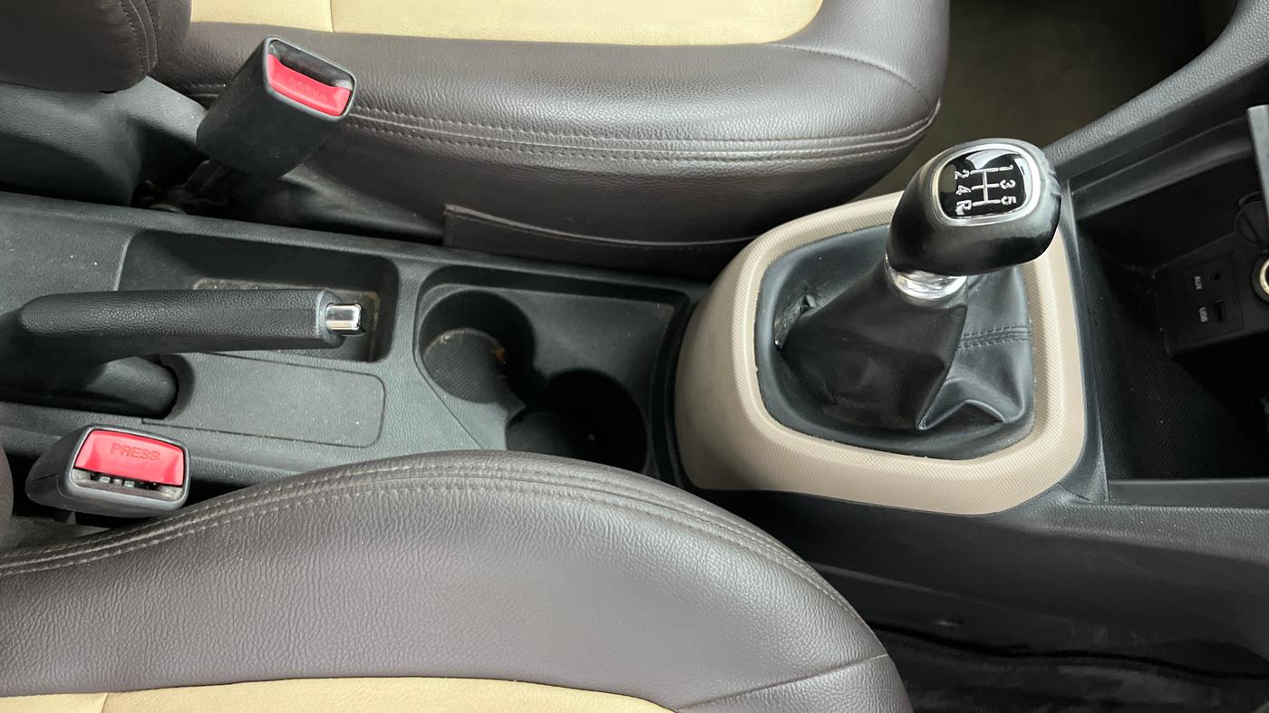2014 Hyundai Xcent SX 1.2, Petrol, Manual, 69,585 km, Gear Lever