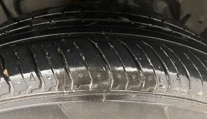 2022 Tata NEXON XZ PETROL, Petrol, Manual, 43,106 km, Right Front Tyre Tread