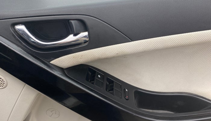2022 Tata NEXON XZ PETROL, Petrol, Manual, 43,106 km, Driver Side Door Panels Control