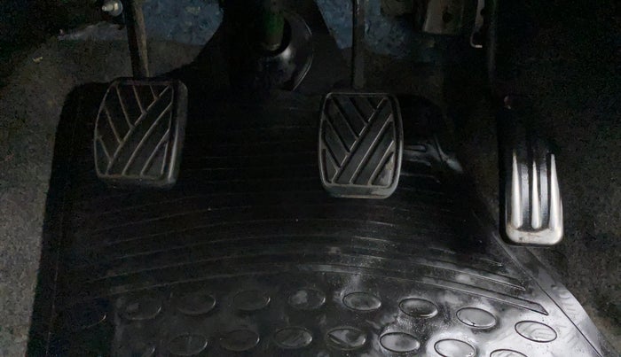 2010 Maruti A Star VXI, Petrol, Manual, 23,797 km, Pedals