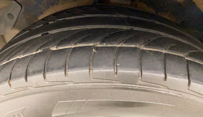 2011 Hyundai i20 SPORTZ 1.2, Petrol, Manual, 95,326 km, Left Front Tyre Tread