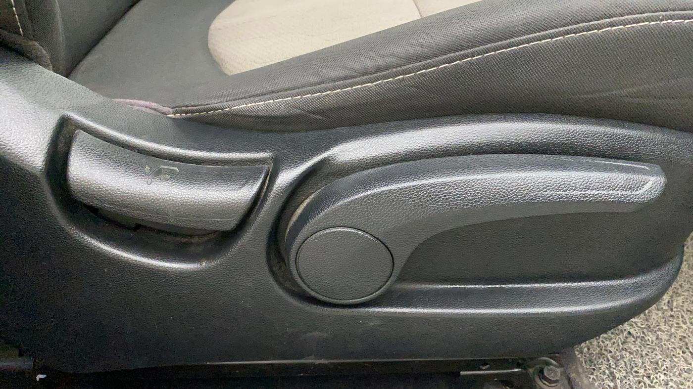 2019 Hyundai Creta SX 1.6 PETROL, Petrol, Manual, 21,240 km, Driver Side Adjustment Panel