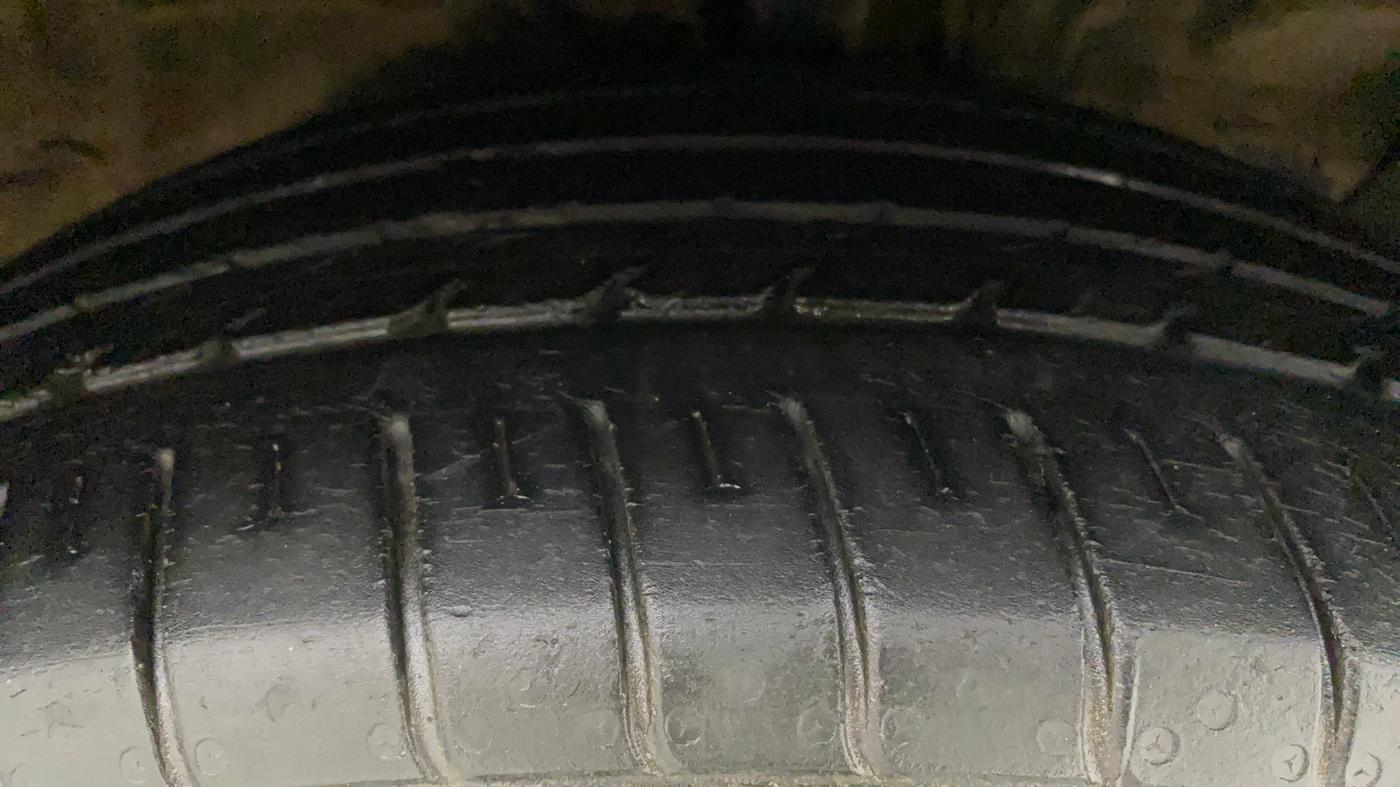2019 Hyundai Creta SX 1.6 PETROL, Petrol, Manual, 21,240 km, Right Front Tyre Tread