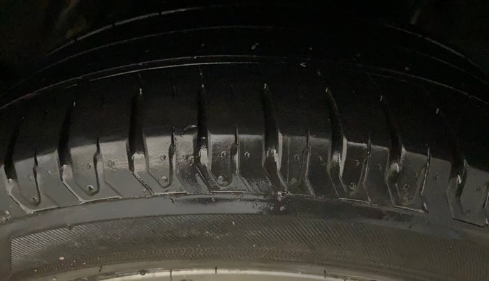 2021 Hyundai Verna SX 1.5 VTVT, Petrol, Manual, 37,722 km, Left Rear Tyre Tread