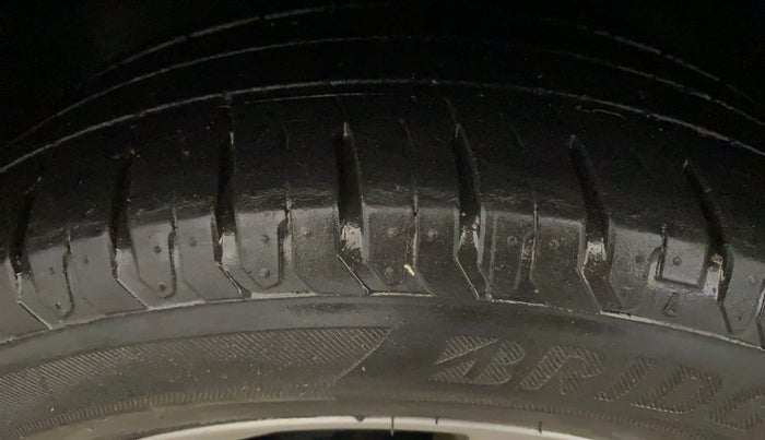 2021 Hyundai Verna SX 1.5 VTVT, Petrol, Manual, 37,722 km, Left Front Tyre Tread