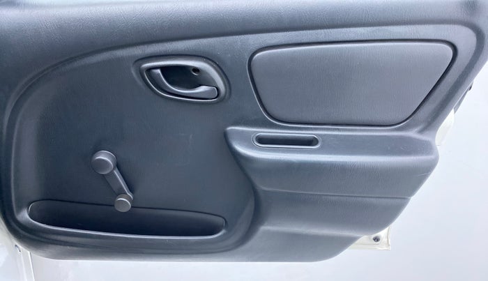 2010 Maruti Alto LX, Petrol, Manual, 57,120 km, Driver Side Door Panels Control