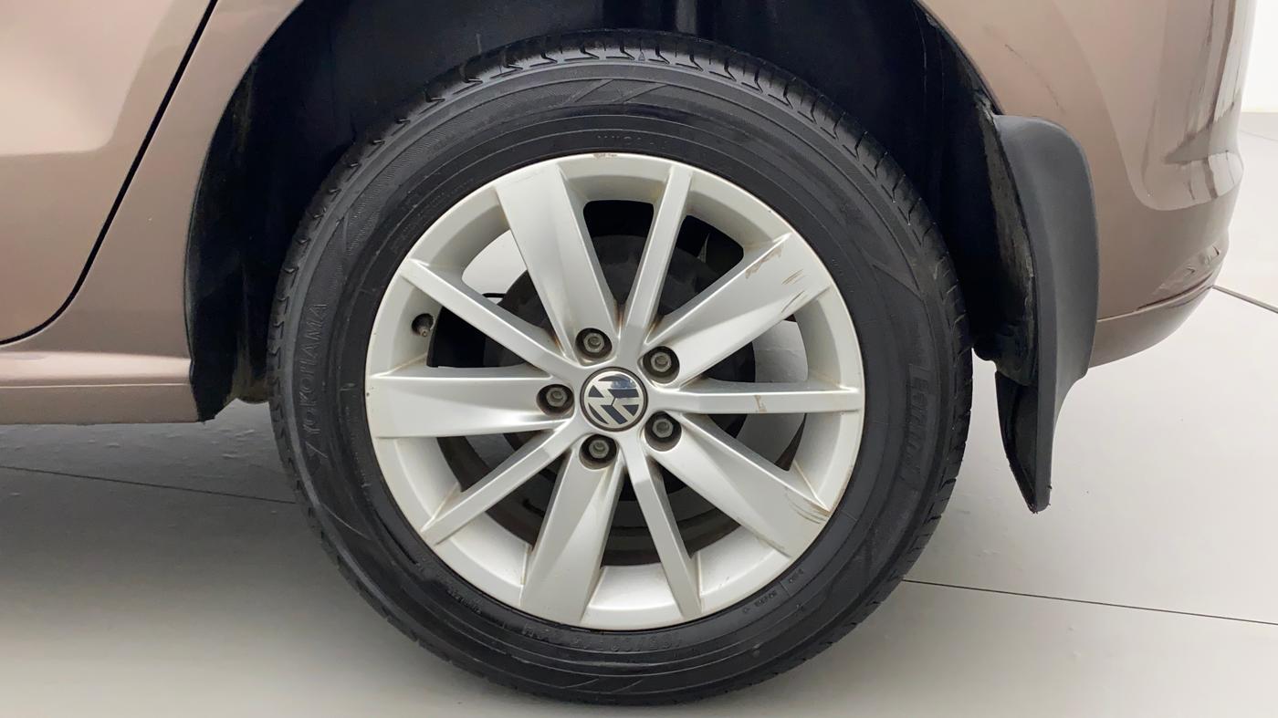 2016 Volkswagen Polo HIGHLINE1.2L, Petrol, Manual, 37,883 km, Left Rear Wheel
