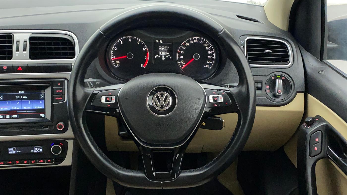2016 Volkswagen Polo HIGHLINE1.2L, Petrol, Manual, 37,883 km, Steering Wheel Close Up