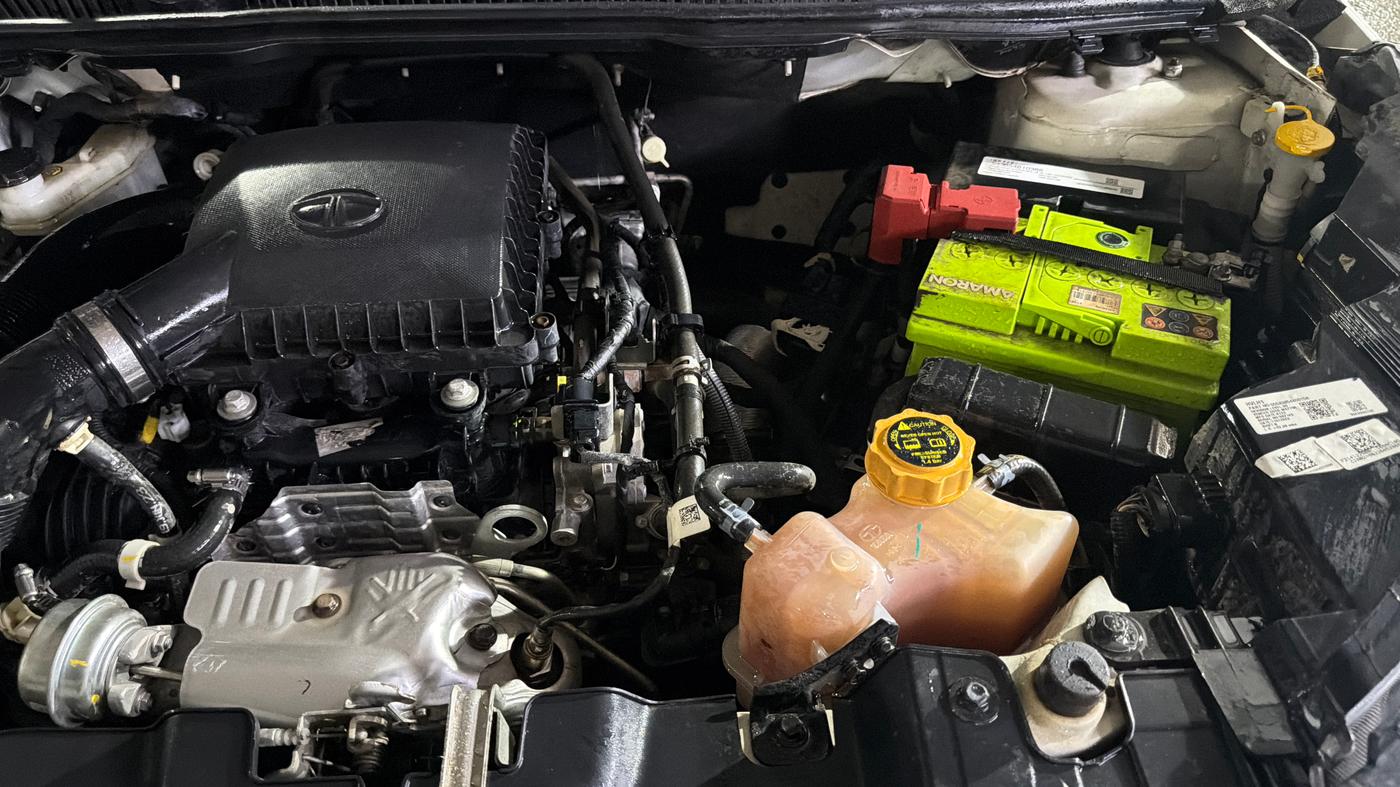 2023 Tata NEXON XZ PLUS PETROL, Petrol, Manual, 35,654 km, Engine View - Left