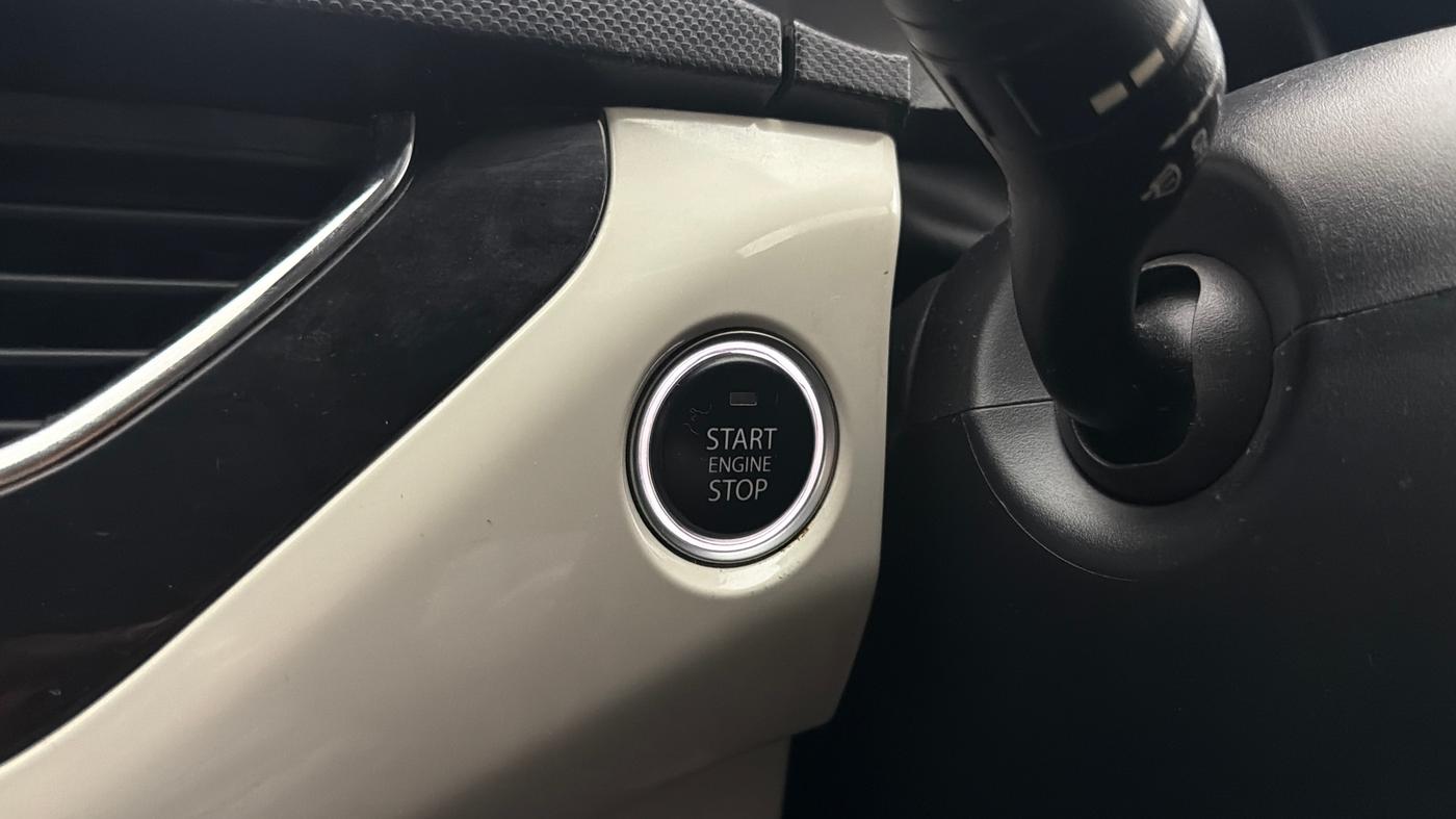 2023 Tata NEXON XZ PLUS PETROL, Petrol, Manual, 35,654 km, Keyless Start/ Stop Button