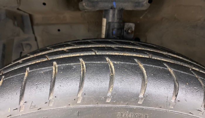 2012 Maruti Swift VDI, Diesel, Manual, 95,626 km, Left Front Tyre Tread