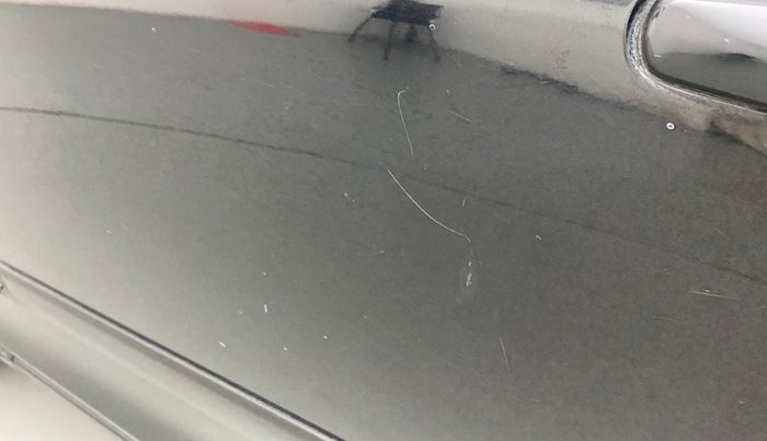 2012 Maruti Swift VDI, Diesel, Manual, 95,626 km, Front passenger door - Minor scratches