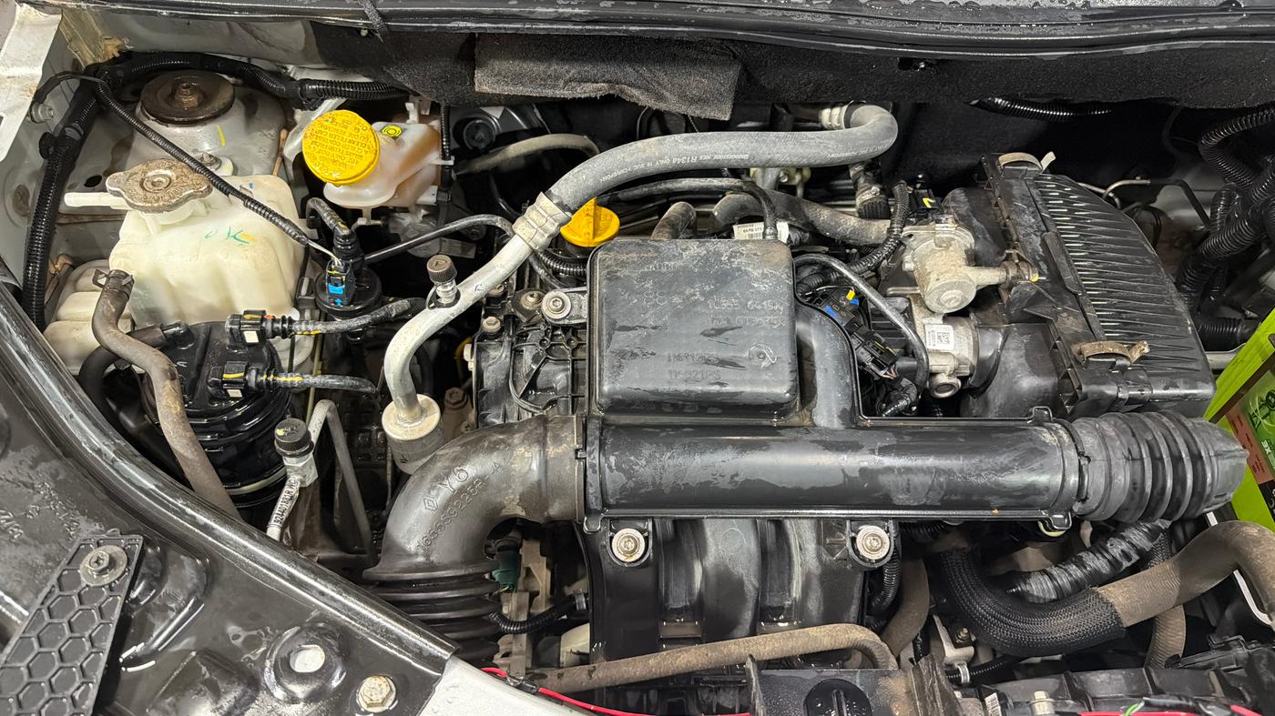 2022 Nissan MAGNITE XE, Petrol, Manual, 12,837 km, Engine View - Right