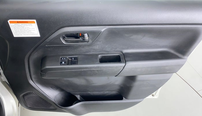 2021 Maruti New Wagon-R LXI CNG 1.0 L, CNG, Manual, 31,364 km, Driver Side Door Panels Control