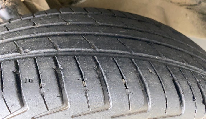 2021 Maruti New Wagon-R LXI CNG 1.0 L, CNG, Manual, 31,364 km, Left Front Tyre Tread