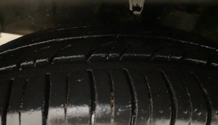 2013 Hyundai i10 MAGNA 1.2, Petrol, Manual, 87,419 km, Left Front Tyre Tread