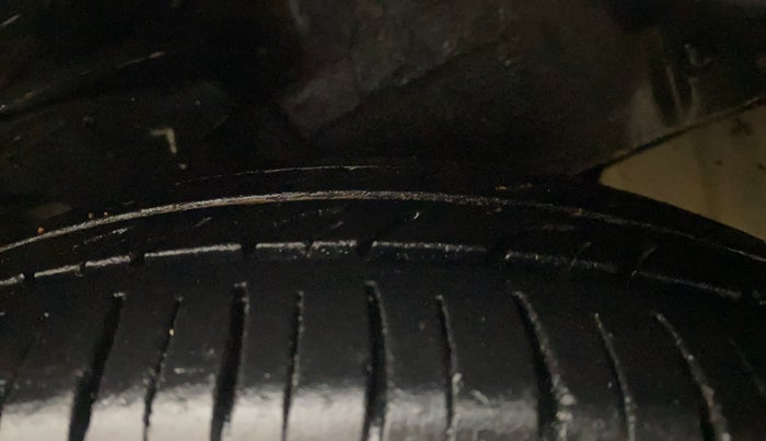 2013 Hyundai i10 MAGNA 1.2, Petrol, Manual, 87,419 km, Right Front Tyre Tread
