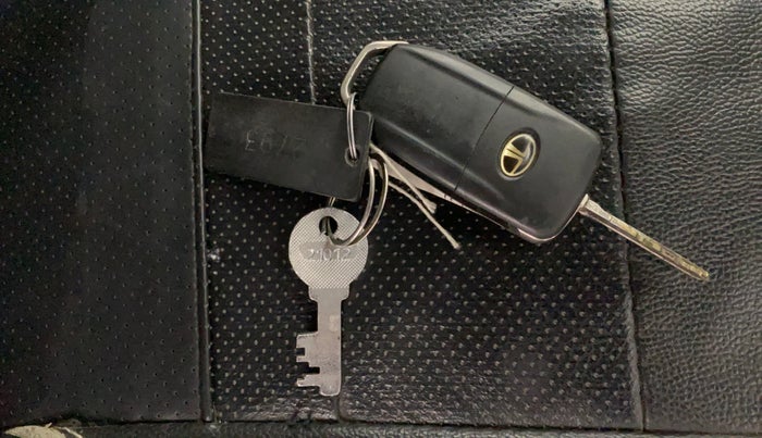 2018 Tata TIGOR XZ PETROL, Petrol, Manual, 58,555 km, Key Close Up