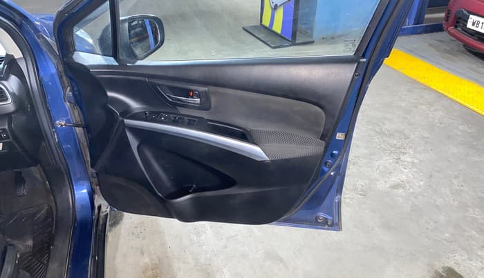 2022 Maruti S Cross ZETA 1.5, Petrol, Manual, 57,884 km, Driver Side Door Panels Control