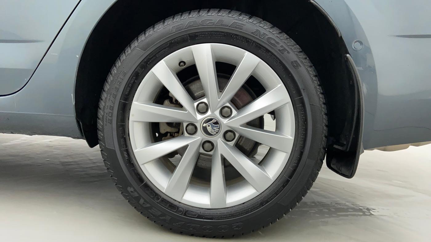 2019 Skoda Octavia LK 1.8 TSI AT, Petrol, Automatic, 18,604 km, Left Rear Wheel