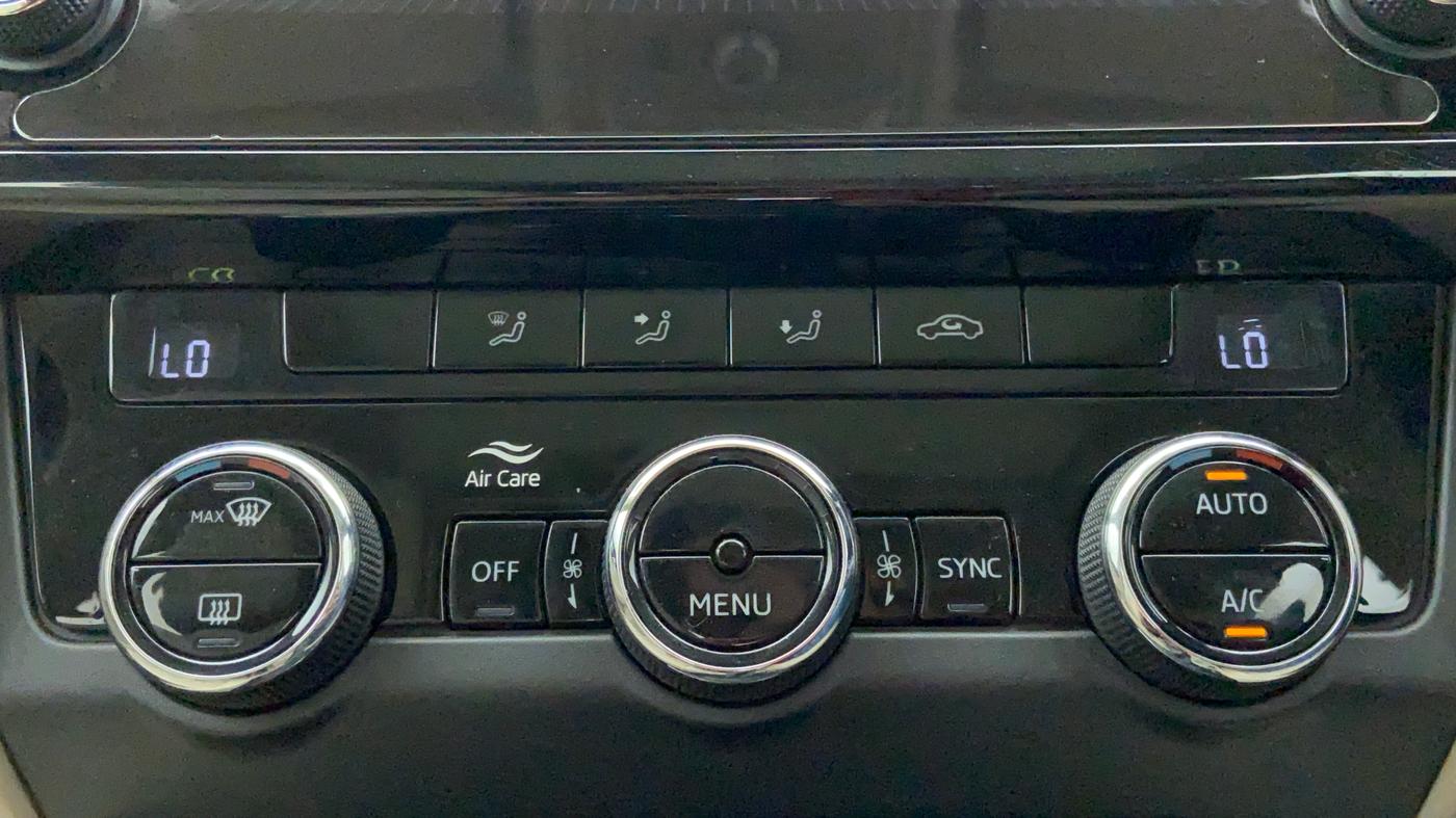 2019 Skoda Octavia LK 1.8 TSI AT, Petrol, Automatic, 18,604 km, Automatic Climate Control