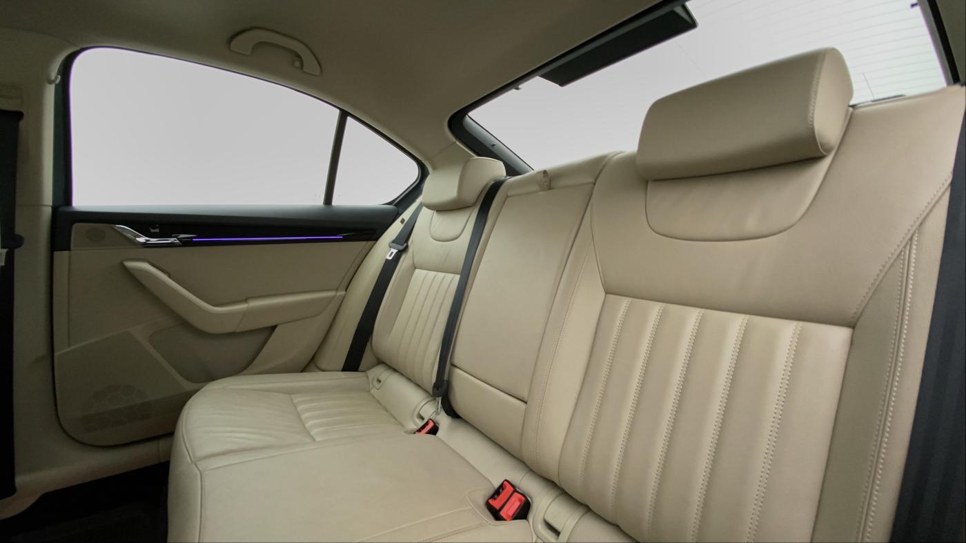 2019 Skoda Octavia LK 1.8 TSI AT, Petrol, Automatic, 18,604 km, Right Side Rear Door Cabin