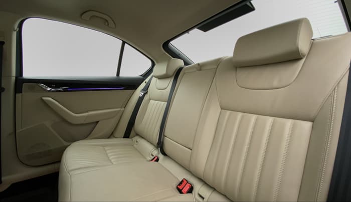 2019 Skoda Octavia LK 1.8 TSI AT, Petrol, Automatic, 18,604 km, Right Side Rear Door Cabin