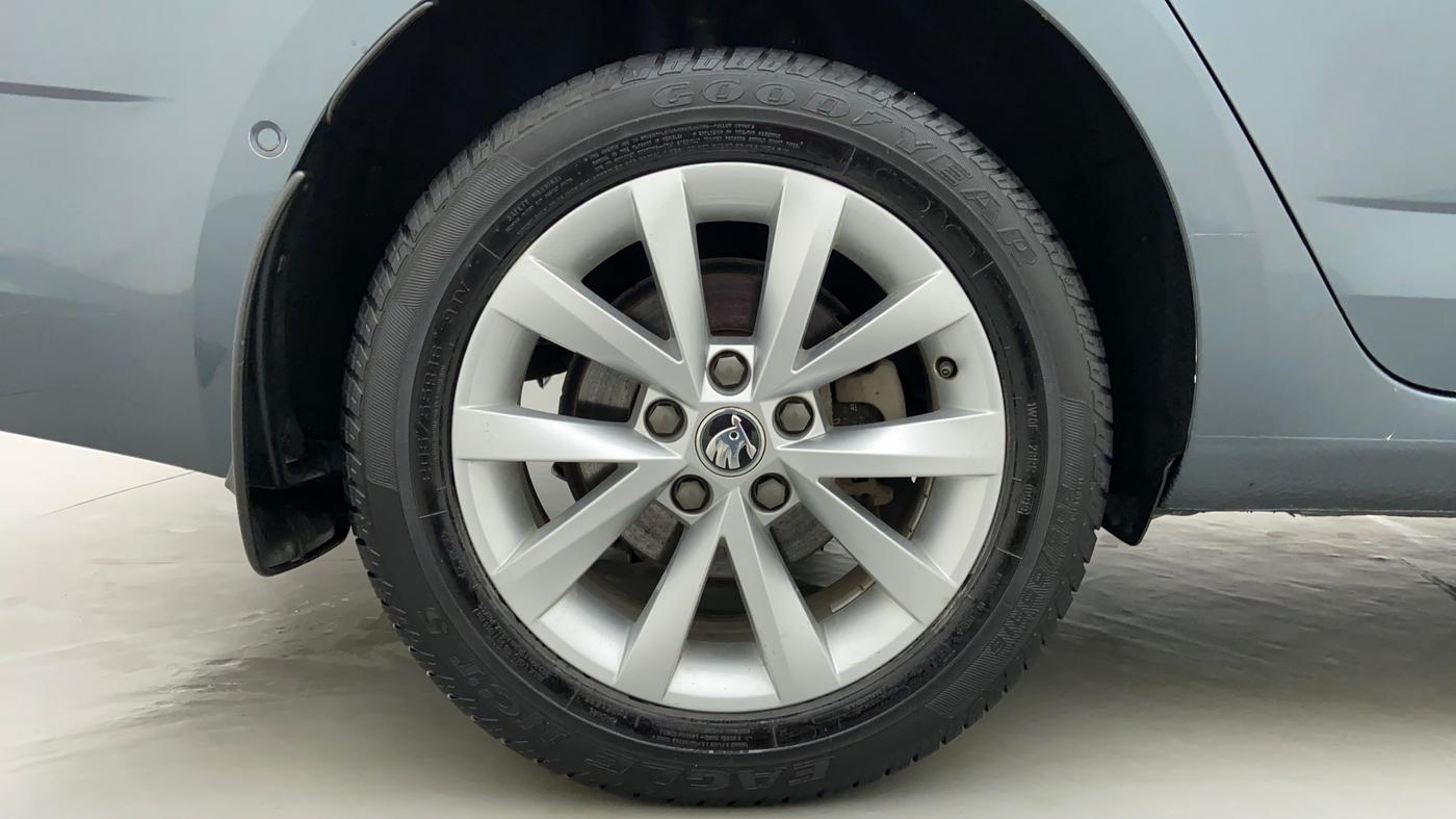 2019 Skoda Octavia LK 1.8 TSI AT, Petrol, Automatic, 18,604 km, Right Rear Wheel