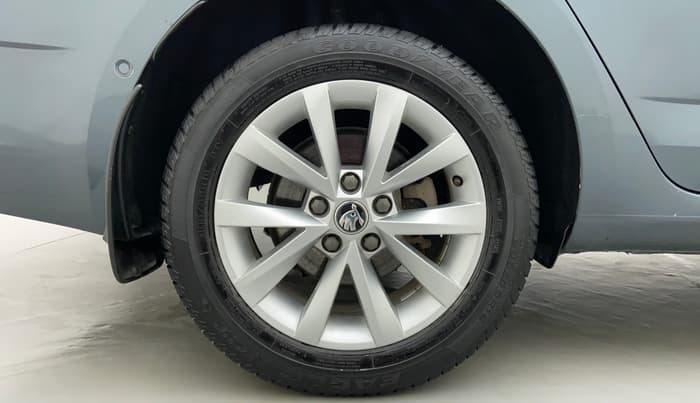 2019 Skoda Octavia LK 1.8 TSI AT, Petrol, Automatic, 18,604 km, Right Rear Wheel
