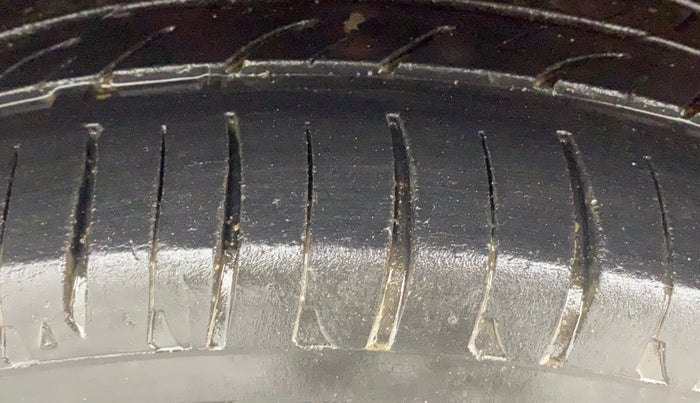 2018 Hyundai Elite i20 ASTA 1.2 (O), Petrol, Manual, 57,973 km, Left Front Tyre Tread