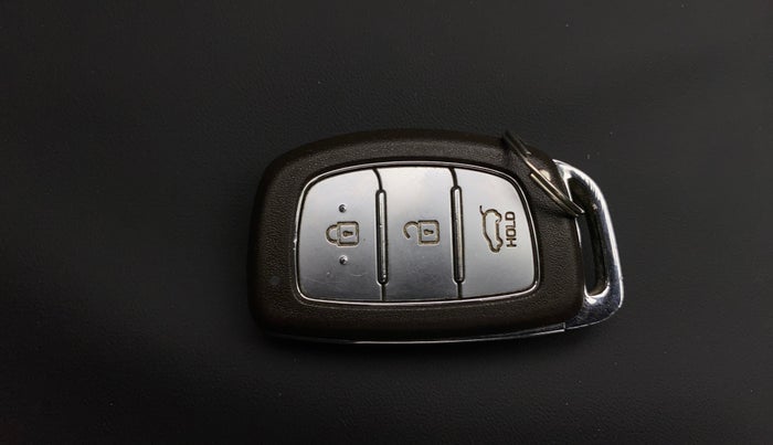 2018 Hyundai Elite i20 ASTA 1.2 (O), Petrol, Manual, 57,973 km, Key Close Up