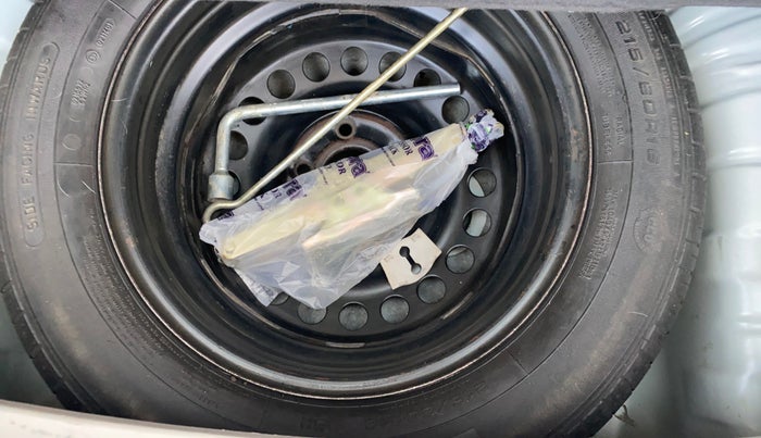 2022 Mahindra XUV300 W8 (O) 1.2 PETROL, Petrol, Manual, 80,884 km, Spare Tyre