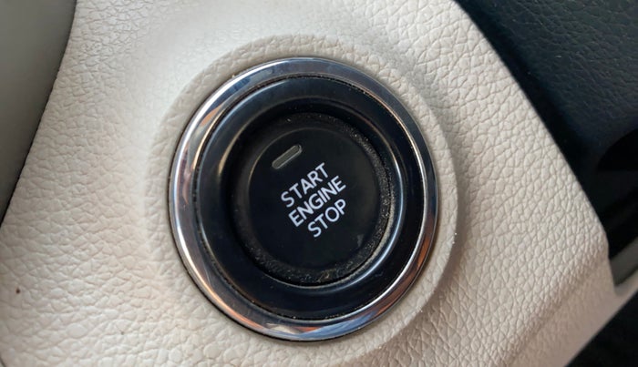 2022 Mahindra XUV300 W8 (O) 1.2 PETROL, Petrol, Manual, 80,884 km, Keyless Start/ Stop Button