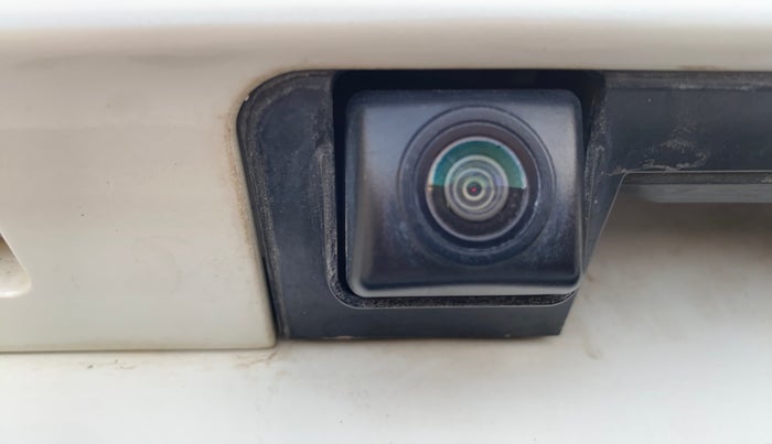 2022 Mahindra XUV300 W8 (O) 1.2 PETROL, Petrol, Manual, 80,884 km, Parking Camera