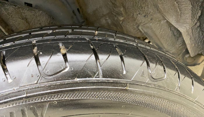 2021 Nissan MAGNITE XV PREMIUM TURBO (O), Petrol, Manual, 86,442 km, Right Rear Tyre Tread