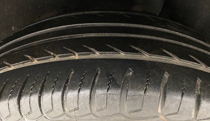 2014 Ford Ecosport 1.5 TITANIUM TI VCT AT, Petrol, Automatic, 66,514 km, Left Rear Tyre Tread
