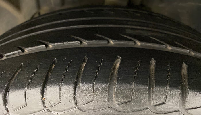 2014 Ford Ecosport 1.5 TITANIUM TI VCT AT, Petrol, Automatic, 66,514 km, Left Front Tyre Tread
