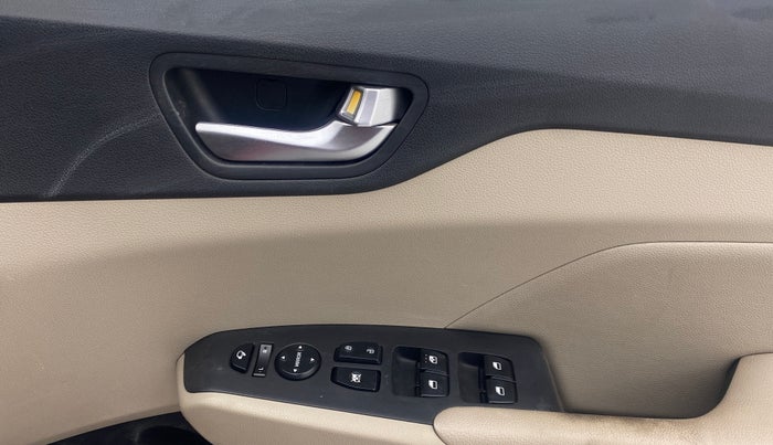 2022 Hyundai Verna SX (O) 1.5 CRDI AT, Diesel, Automatic, 88,680 km, Driver Side Door Panels Control