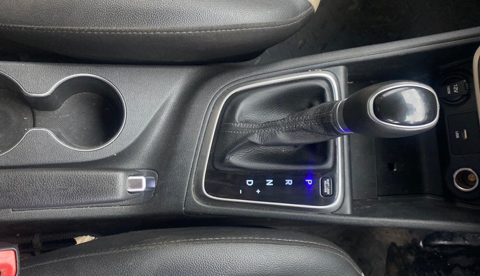 2022 Hyundai Verna SX (O) 1.5 CRDI AT, Diesel, Automatic, 88,680 km, Gear Lever