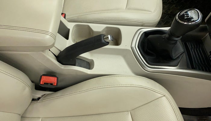 2019 Mahindra XUV300 W8 (O) 1.2 PETROL, Petrol, Manual, 48,244 km, Gear Lever