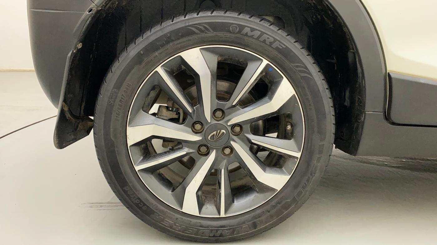 2019 Mahindra XUV300 W8 (O) 1.2 PETROL, Petrol, Manual, 48,244 km, Right Rear Wheel