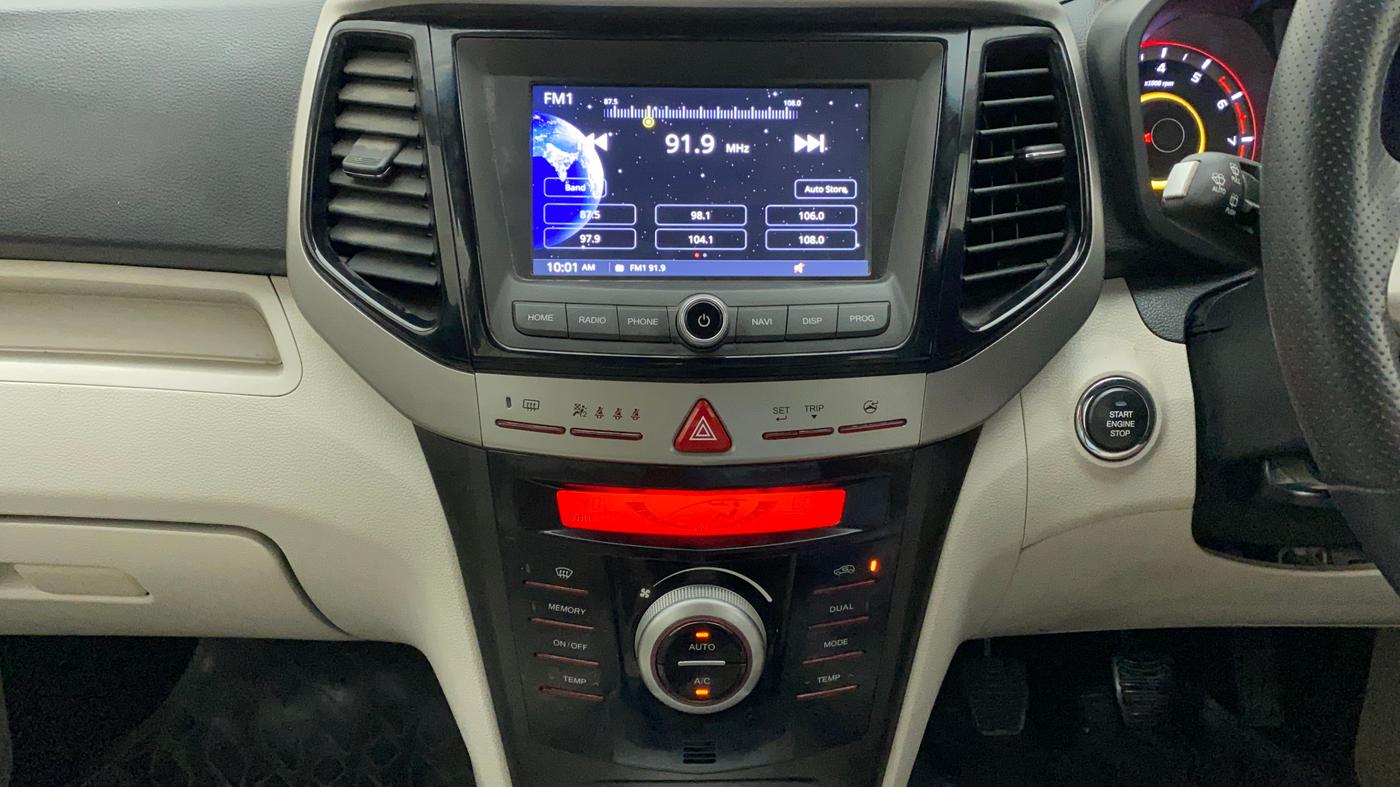 2019 Mahindra XUV300 W8 (O) 1.2 PETROL, Petrol, Manual, 48,244 km, Air Conditioner