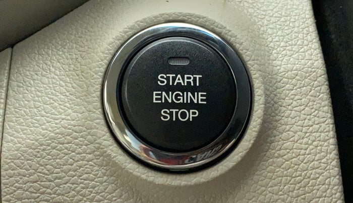 2019 Mahindra XUV300 W8 (O) 1.2 PETROL, Petrol, Manual, 48,244 km, Keyless Start/ Stop Button