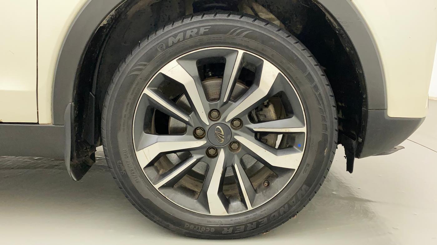 2019 Mahindra XUV300 W8 (O) 1.2 PETROL, Petrol, Manual, 48,244 km, Right Front Wheel