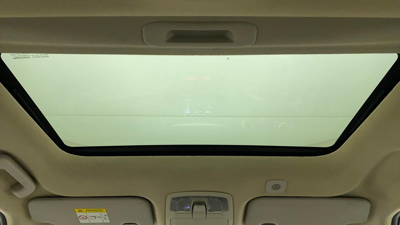 2019 Mahindra XUV300 W8 (O) 1.2 PETROL, Petrol, Manual, 48,244 km, Moonroof/ Sunroof
