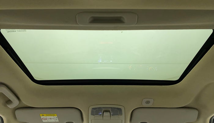 2019 Mahindra XUV300 W8 (O) 1.2 PETROL, Petrol, Manual, 48,244 km, Moonroof/ Sunroof