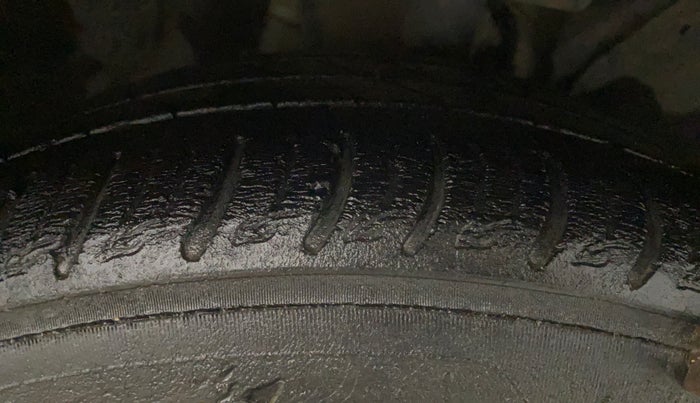 2020 Tata ALTROZ XZ PETROL, Petrol, Manual, 71,504 km, Right Front Tyre Tread