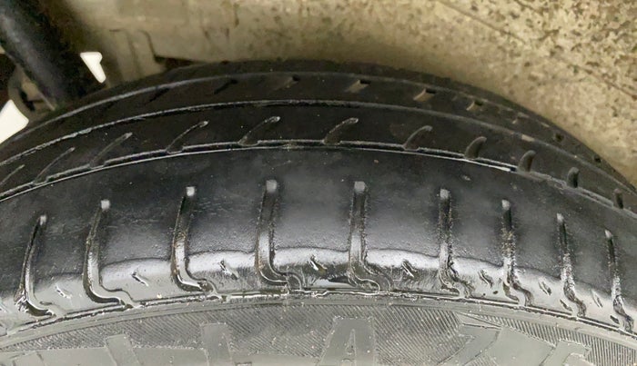 2012 Maruti Wagon R 1.0 VXI, Petrol, Manual, 34,187 km, Right Rear Tyre Tread