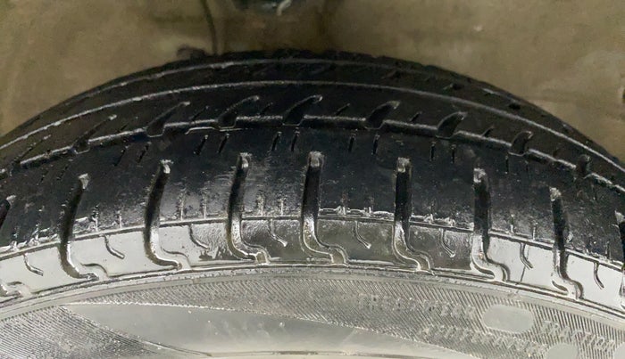 2012 Maruti Wagon R 1.0 VXI, Petrol, Manual, 34,187 km, Right Front Tyre Tread