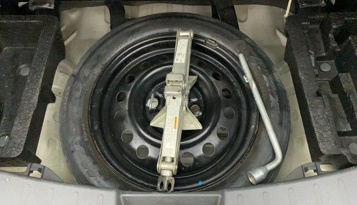 2012 Maruti Wagon R 1.0 VXI, Petrol, Manual, 34,187 km, Dicky (Boot door) - Tool missing